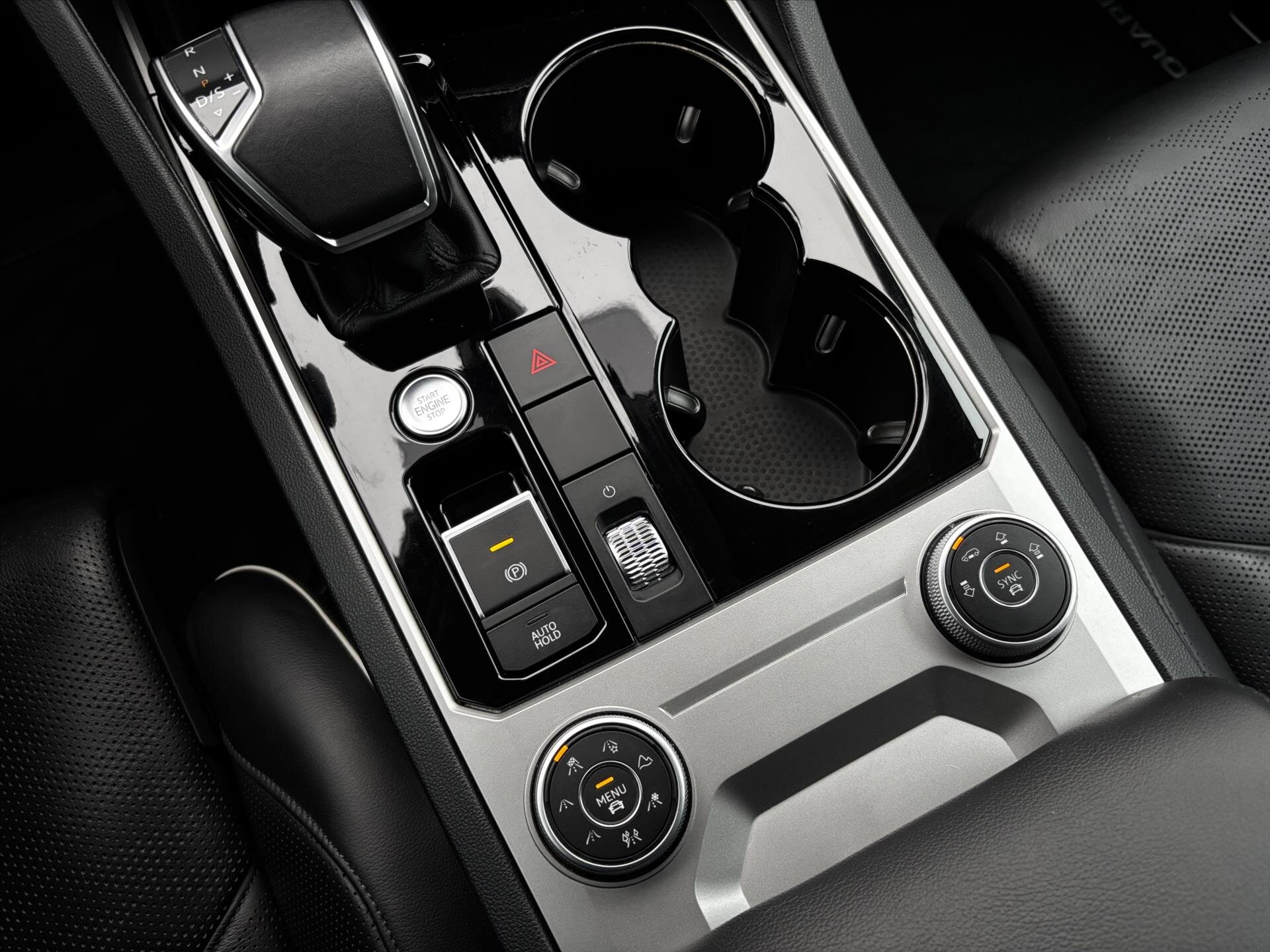 Volkswagen Touareg SUV / Terénní 3,0 l 210 kw