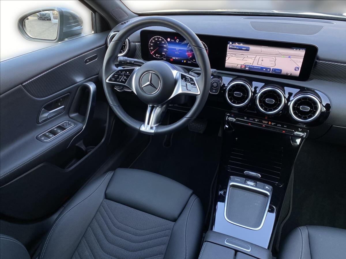 Mercedes-Benz Třídy A Hatchback 1,3 l 120 kw