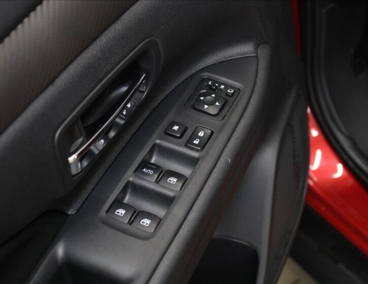 Mitsubishi Outlander SUV / Terénní 2,0 l 110 kw