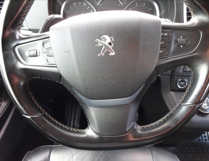 Peugeot Traveller 44