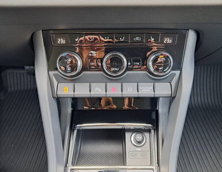 Škoda Karoq SUV / Terénní 1,5 l 110 kw