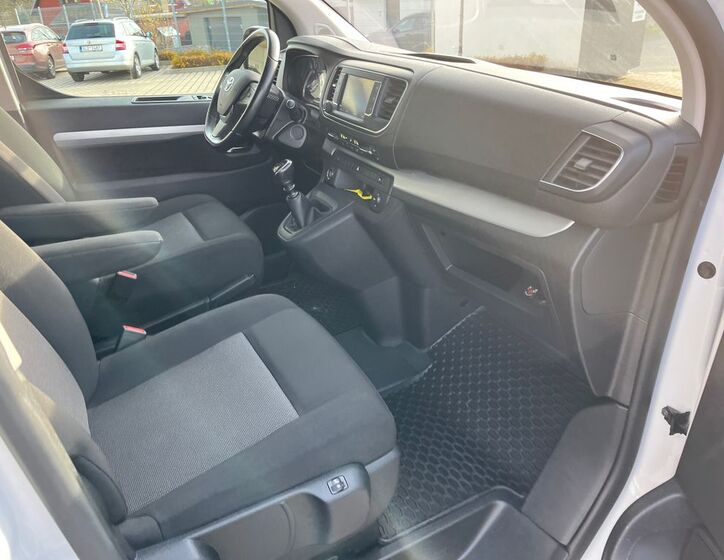 Toyota ProAce Verso 17