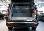 Jeep Grand Wagoneer 5