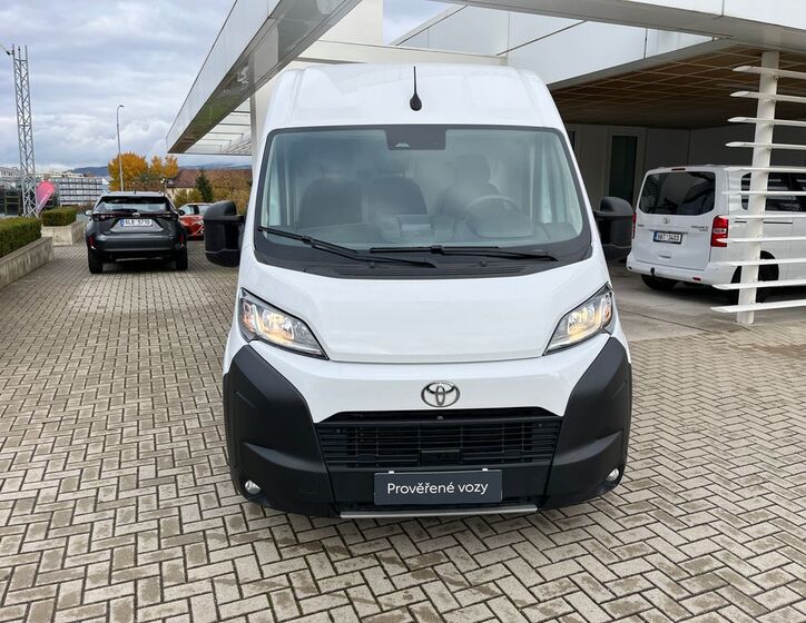 Toyota Proace Max 9