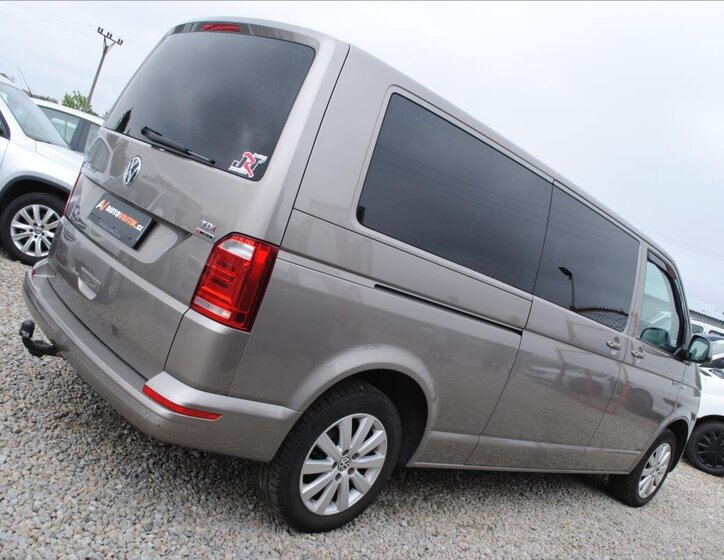 Volkswagen Caravelle 5