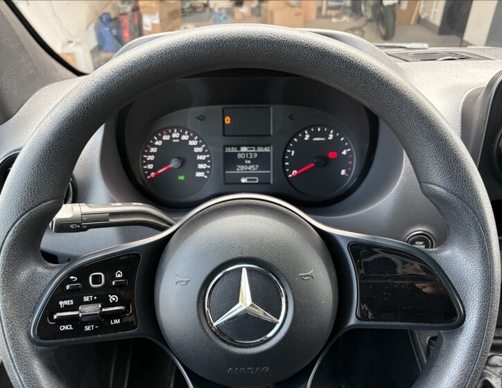 Mercedes-Benz Sprinter 10