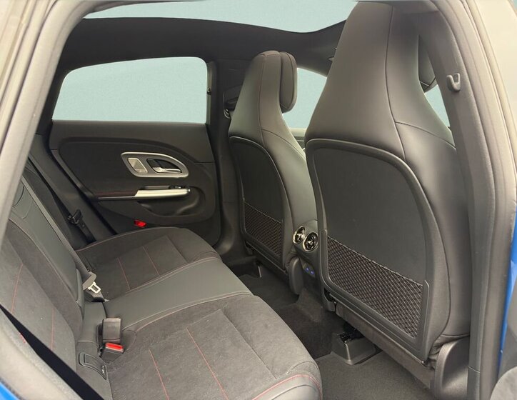 Mercedes-Benz CLA Sedan / Limuzína 2,0 l 140 kw