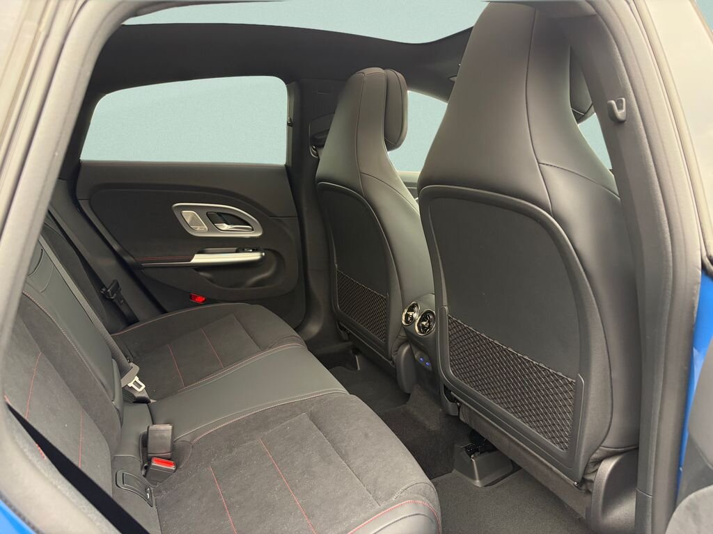 Mercedes-Benz CLA Sedan / Limuzína 2,0 l 140 kw