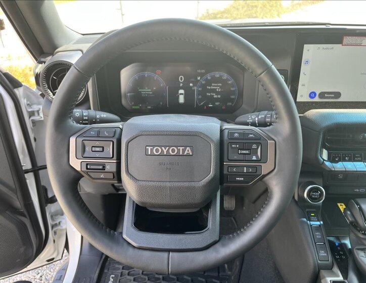 Toyota Land Cruiser 26