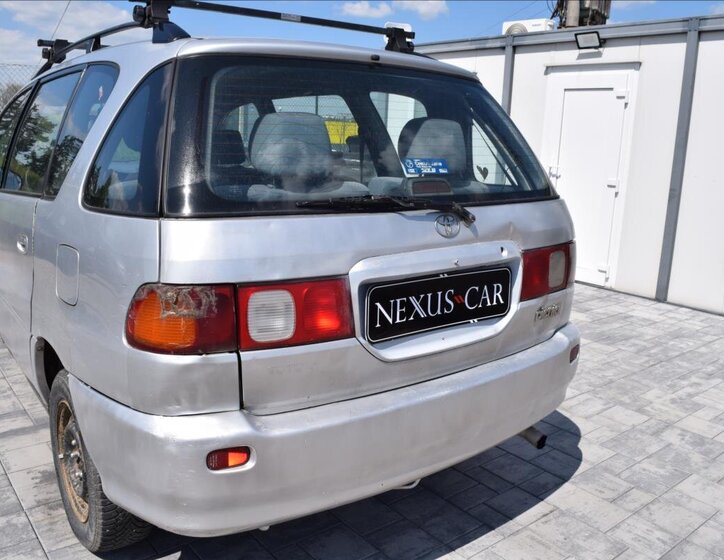 Toyota Picnic 11