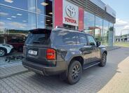 Toyota Land Cruiser 4