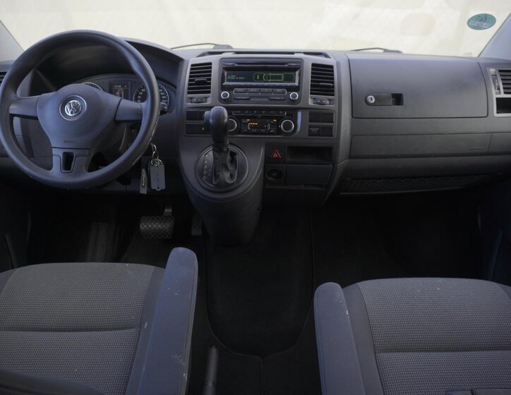 Volkswagen Caravelle 13