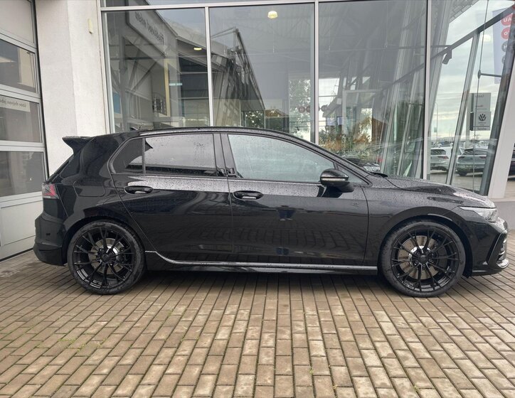 Volkswagen Golf Hatchback 2,0 l 245 kw