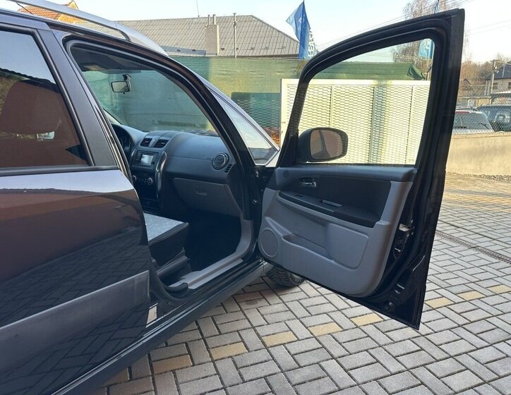 Suzuki SX4 Hatchback 1,6 l 88 kw