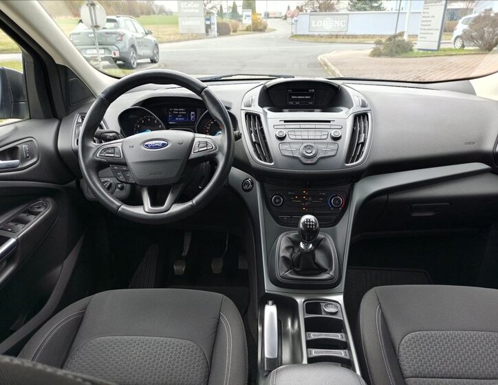 Ford Kuga SUV / Terénní 1,5 l 88 kw