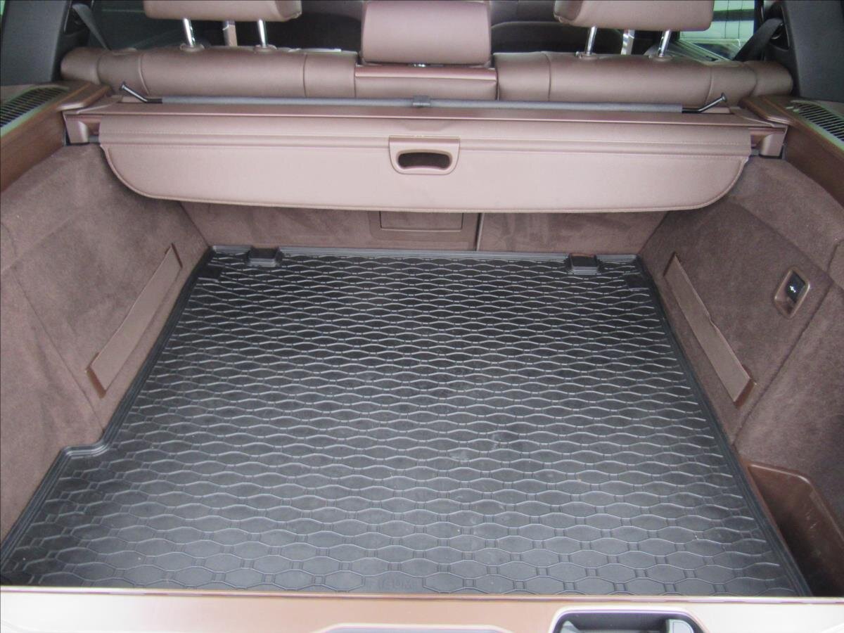 BMW X5 Kombi 3,0 l 225 kw