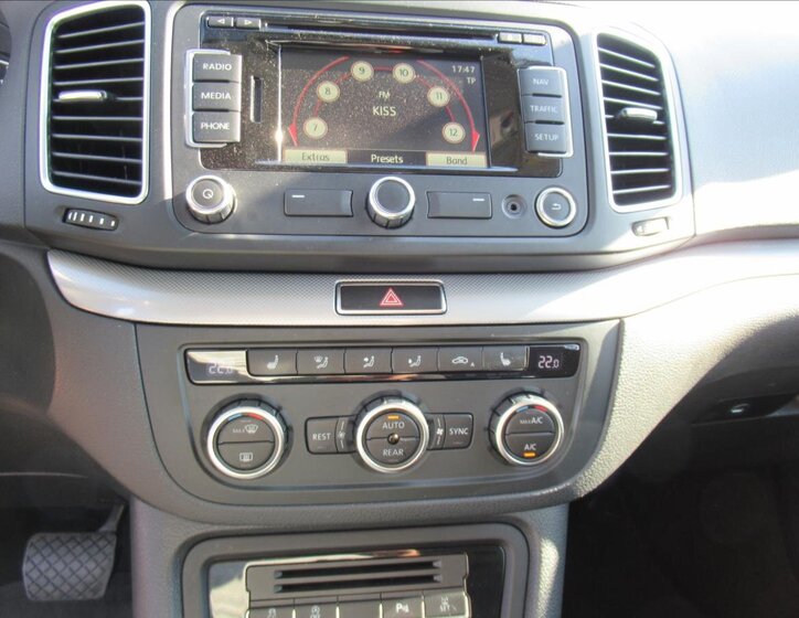 Volkswagen Sharan MPV 2,0 l 103 kw