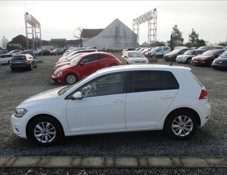 Volkswagen Golf Hatchback 999,0 63 kw