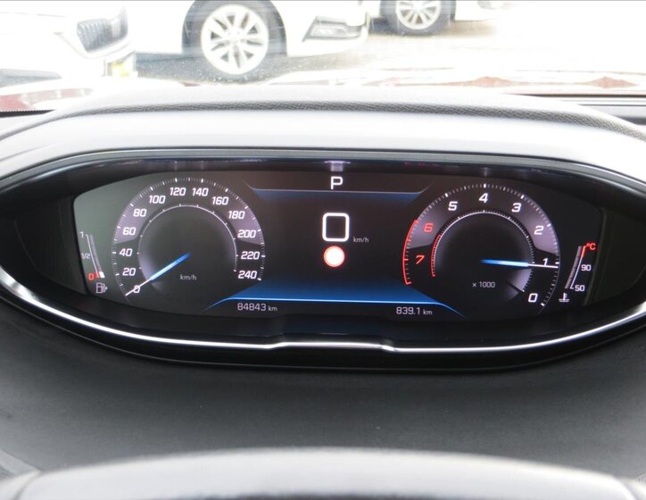 Peugeot 5008 MPV 1,2 l 96 kw