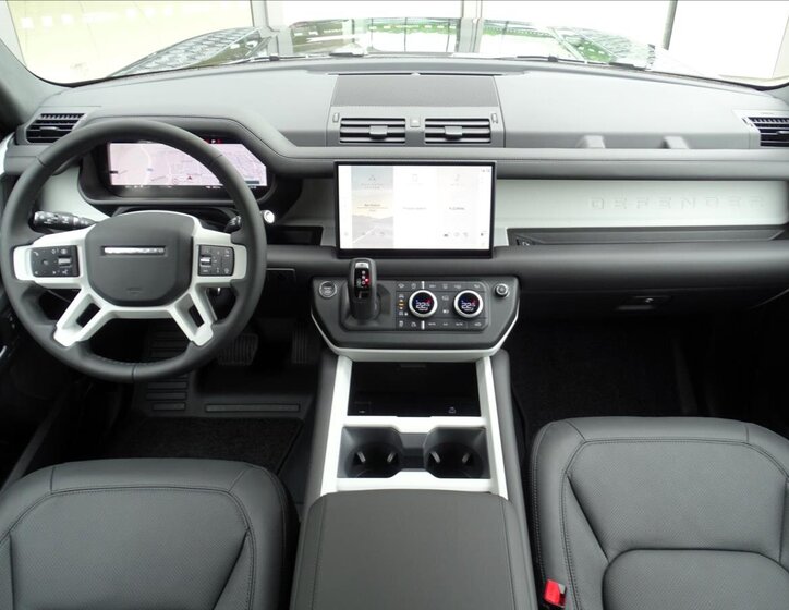 Land Rover Defender 12