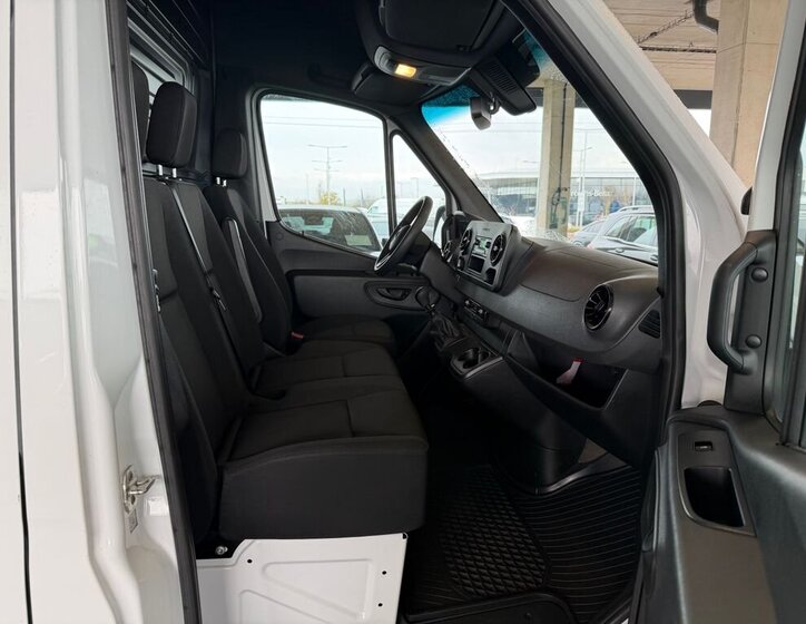 Mercedes-Benz Sprinter 16