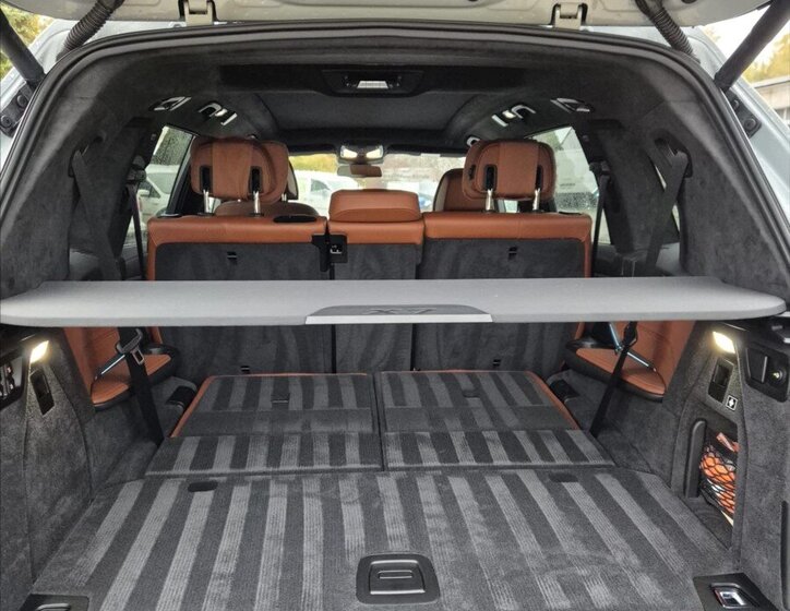 BMW X7 SUV / Terénní 3,0 l 250 kw