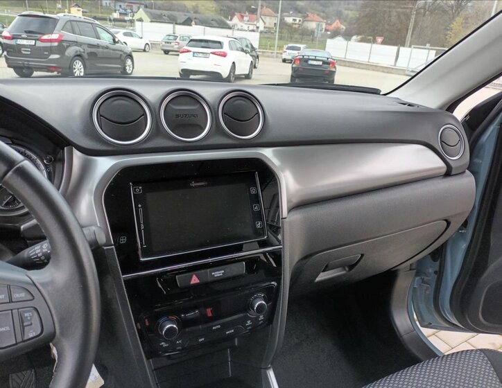Suzuki Vitara SUV 1,4 l 103 kw