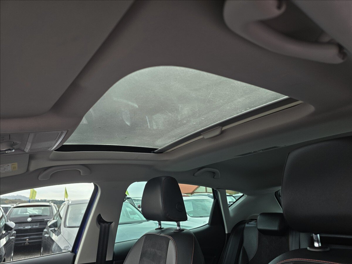 Seat Leon Hatchback 1,4 l 110 kw