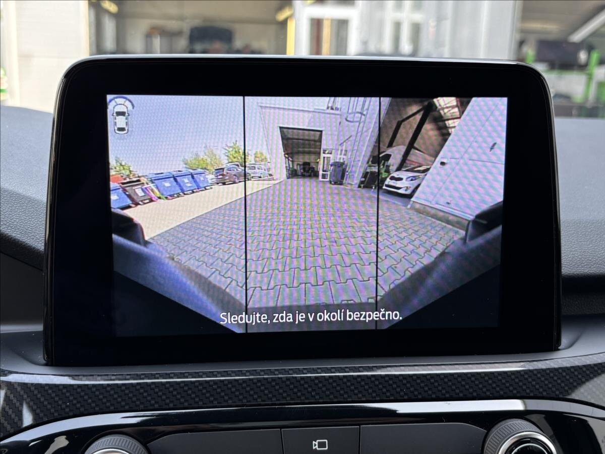 Ford Kuga SUV / Terénní 2,0 l 88 kw