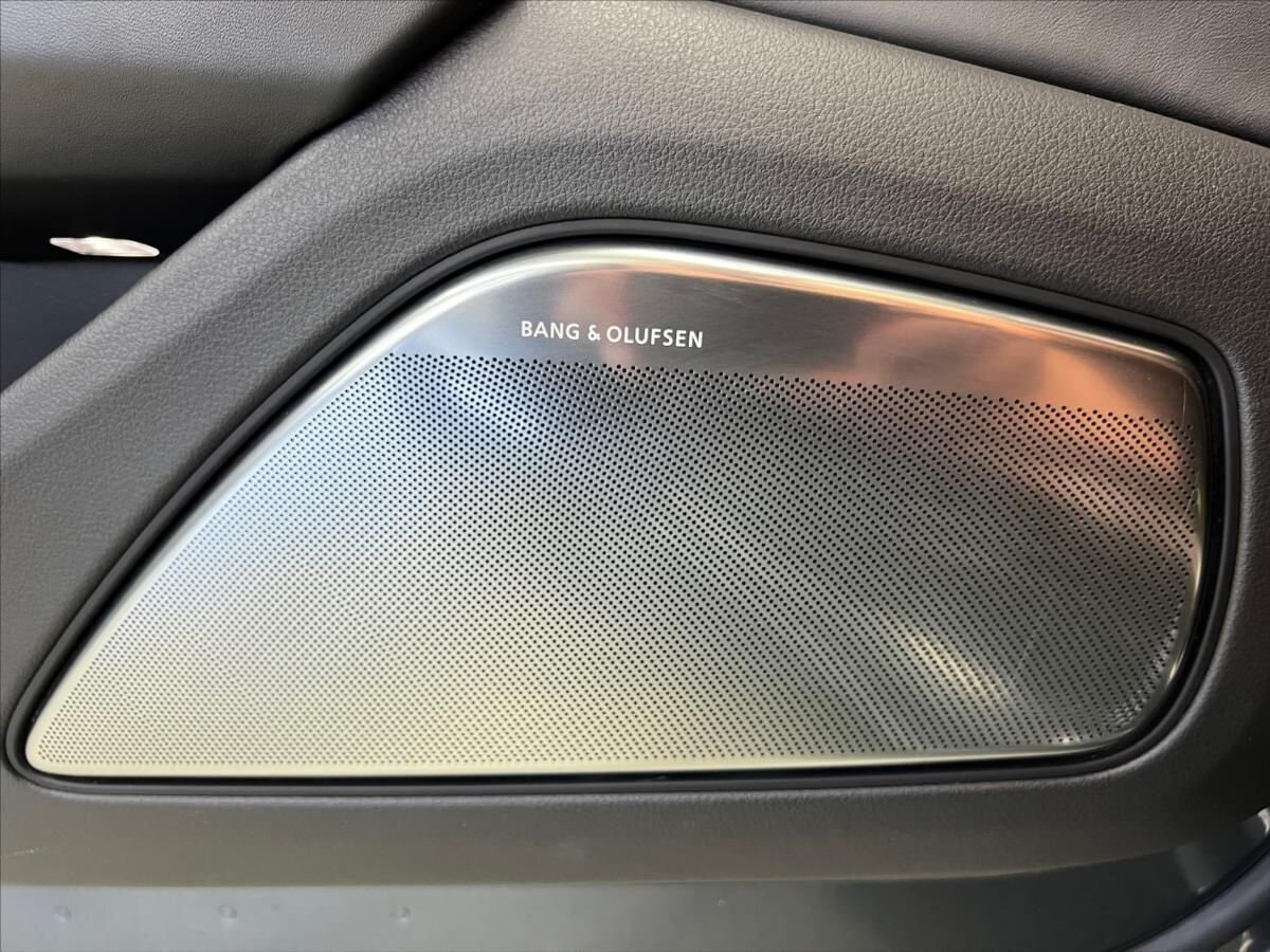 Audi S8 Sedan / Limuzína 4,0 l 382 kw