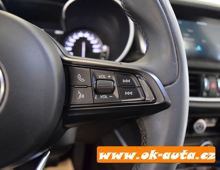 Alfa Romeo Stelvio 33