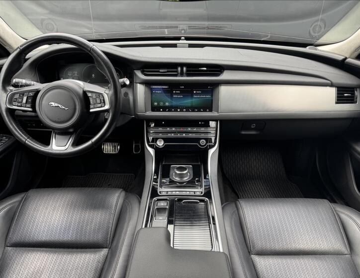Jaguar XF 13