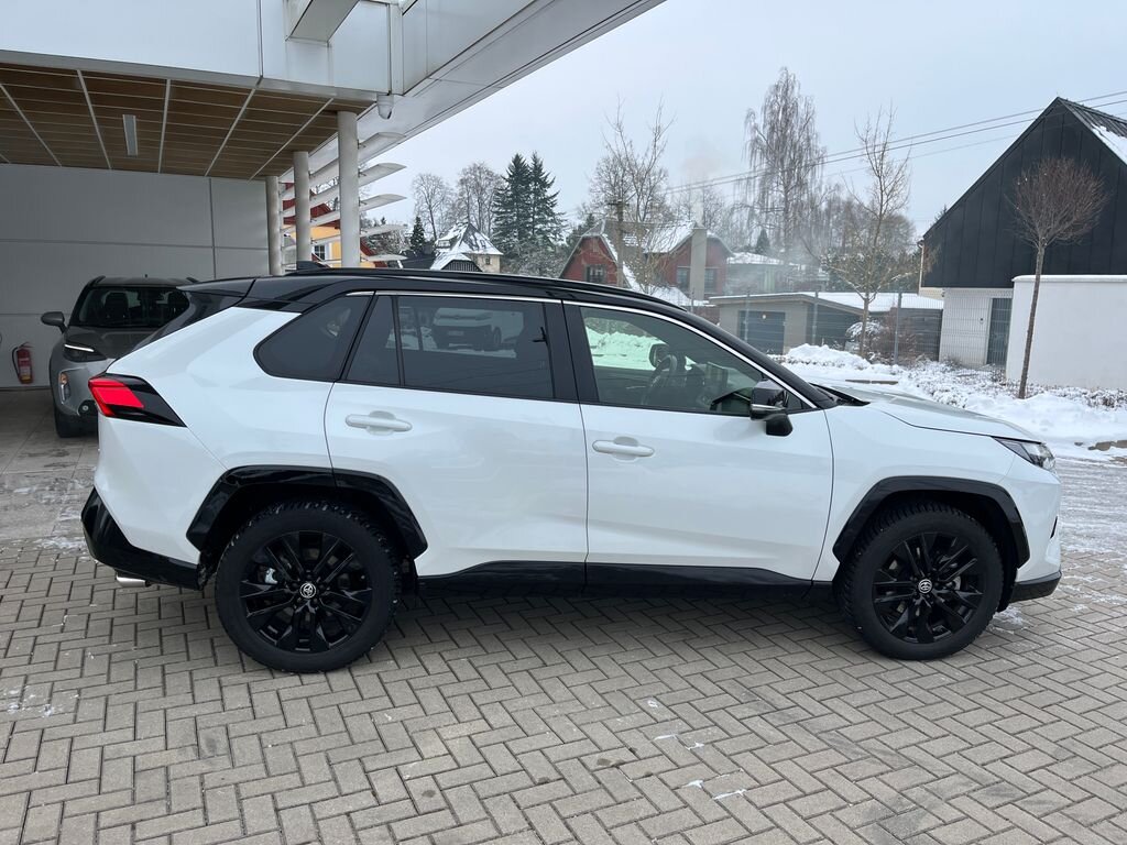 Toyota RAV4 SUV 2,5 l 131 kw
