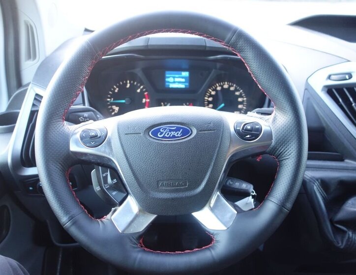 Ford Tourneo Custom 29