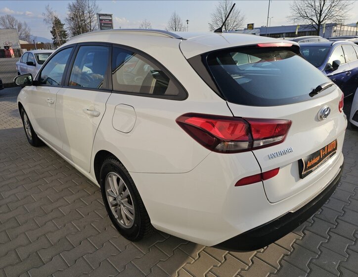 Hyundai i30 Kombi 1,6 l 81 kw