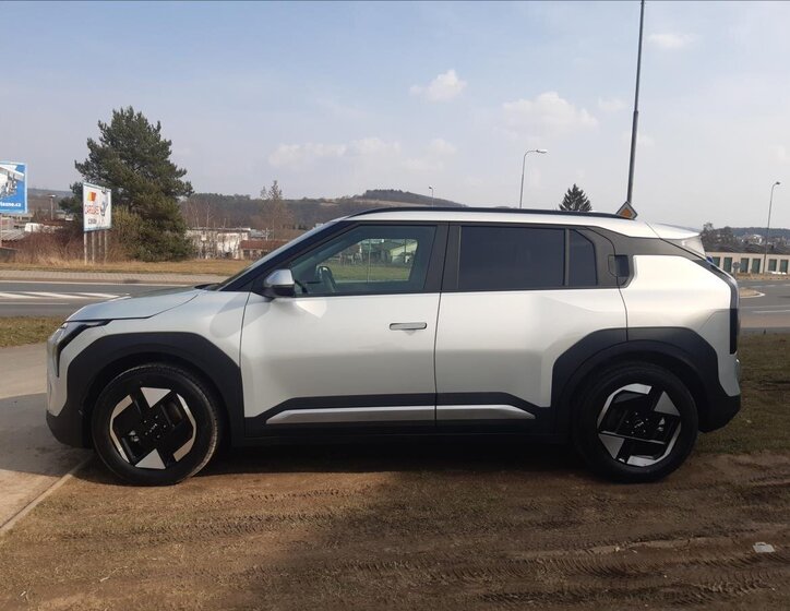 KIA EV3 SUV / Terénní 0,0 150 kw