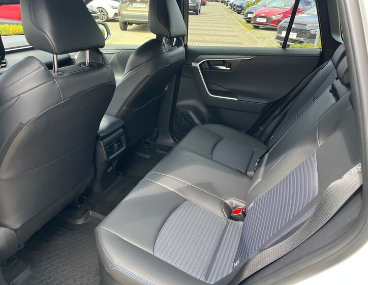 Toyota RAV4 SUV / Terénní 2,5 l 131 kw