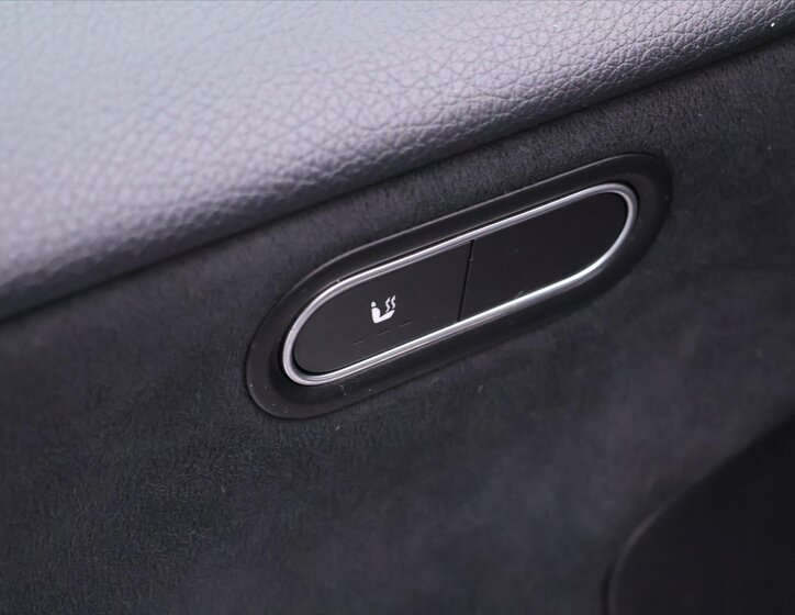 Mercedes-Benz Třídy A Hatchback 2,0 l 310 kw