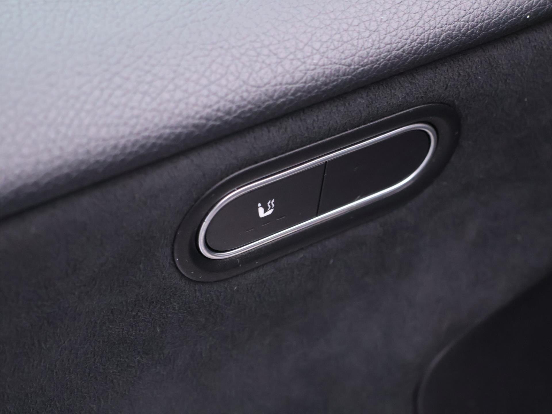 Mercedes-Benz Třídy A Hatchback 2,0 l 310 kw