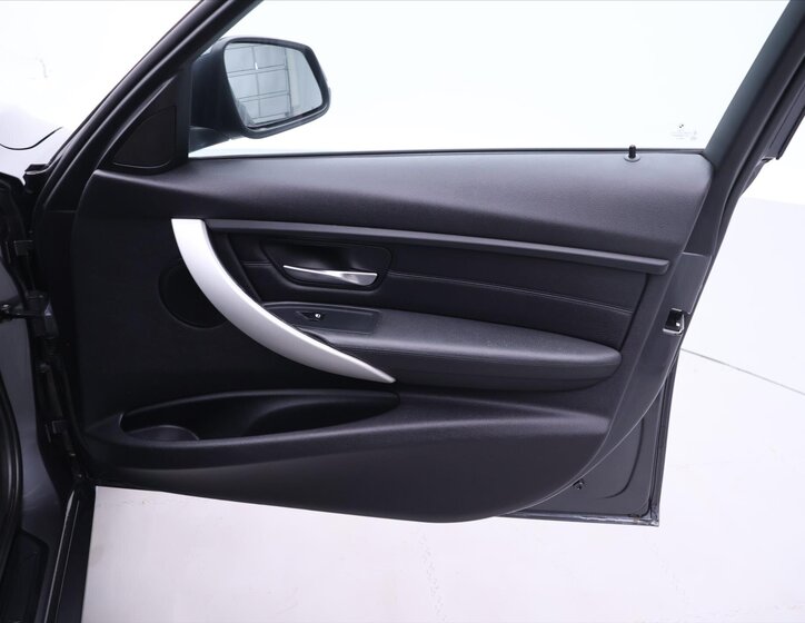 BMW Řada 3 Sedan 2,0 l 120 kw