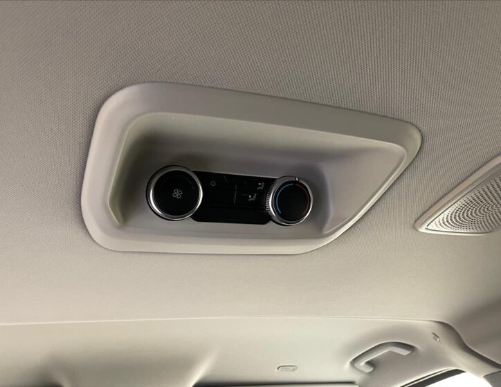 Volkswagen Caravelle 15