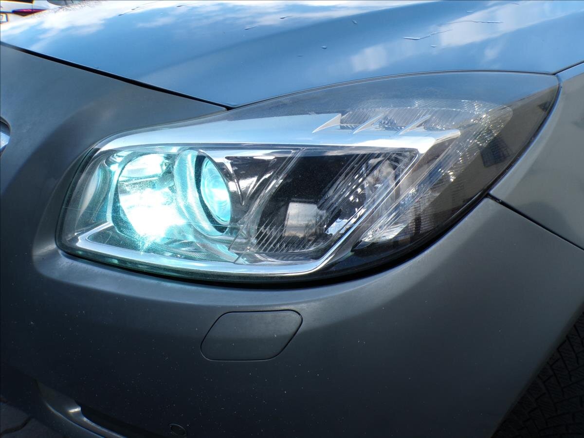 Opel Insignia Kombi 2,0 l 118 kw