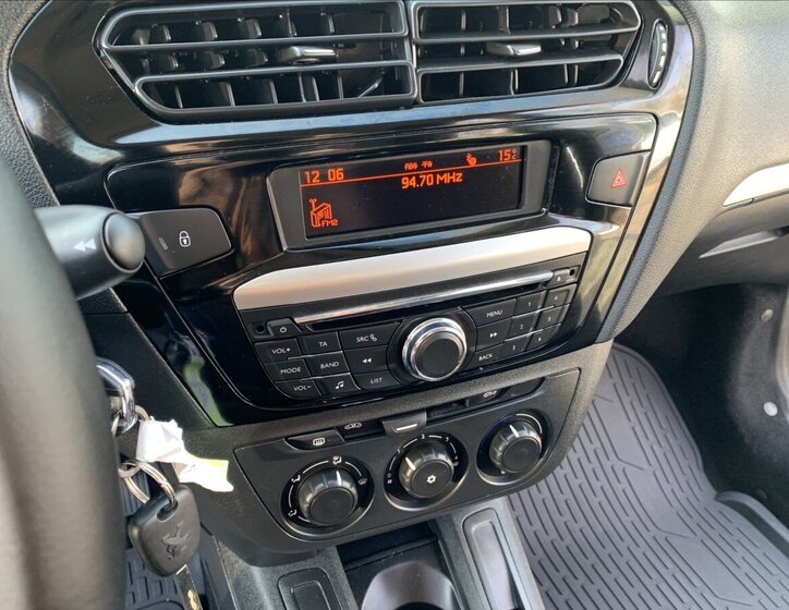 Peugeot 301 Sedan 1,6 l 85 kw