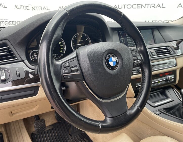 BMW Řada 5 Kombi 3,0 l 180 kw