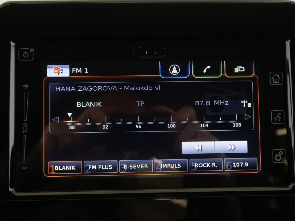 Suzuki Ignis SUV 1,2 l 66 kw