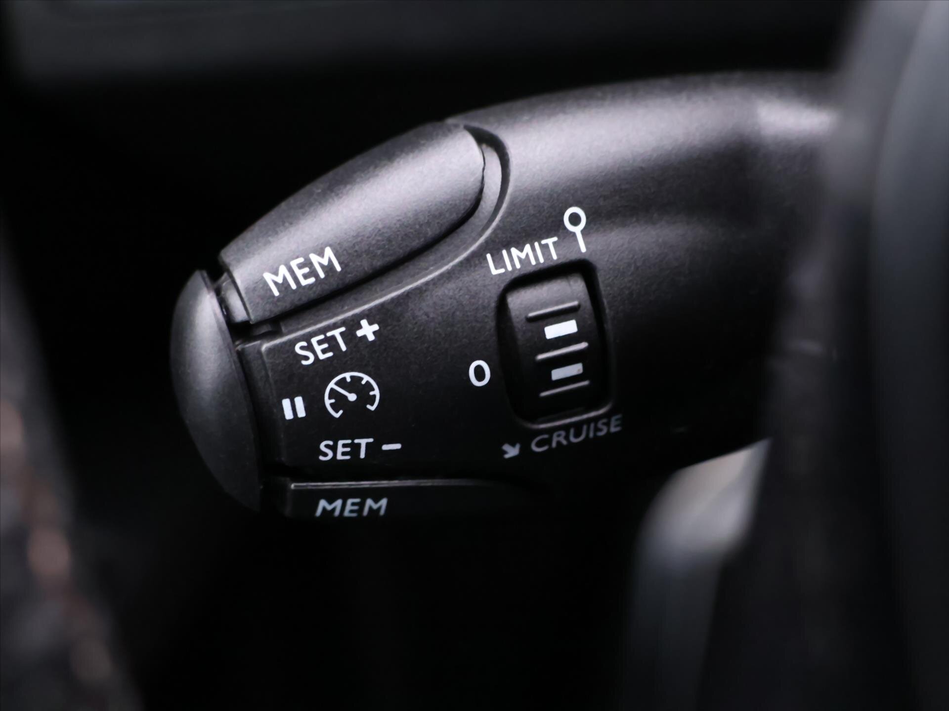 Peugeot 3008 SUV / Terénní 1,2 l 96 kw