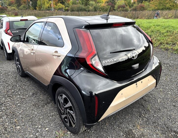 Toyota Aygo Hatchback 1,0 l 53 kw