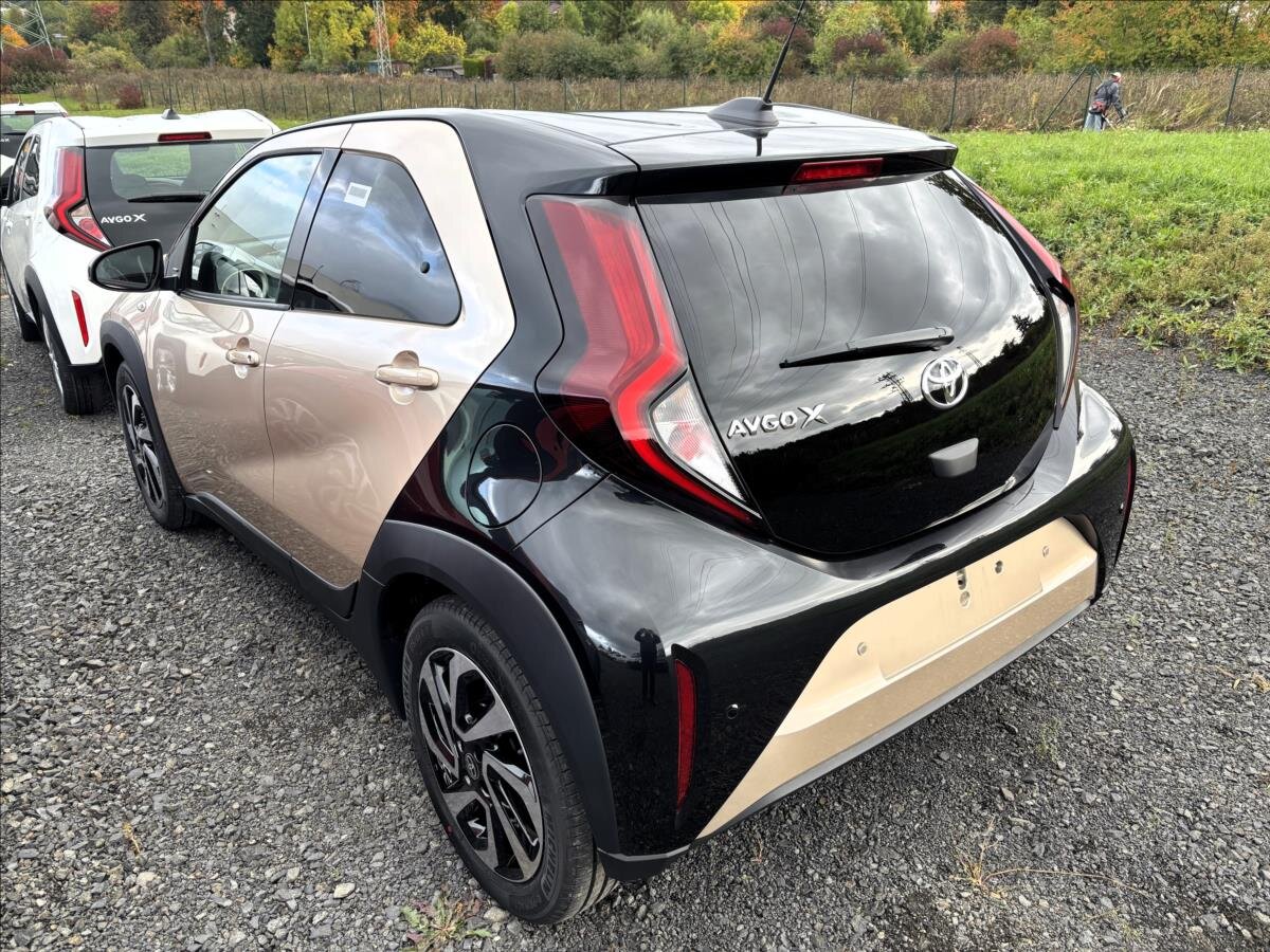 Toyota Aygo Hatchback 1,0 l 53 kw