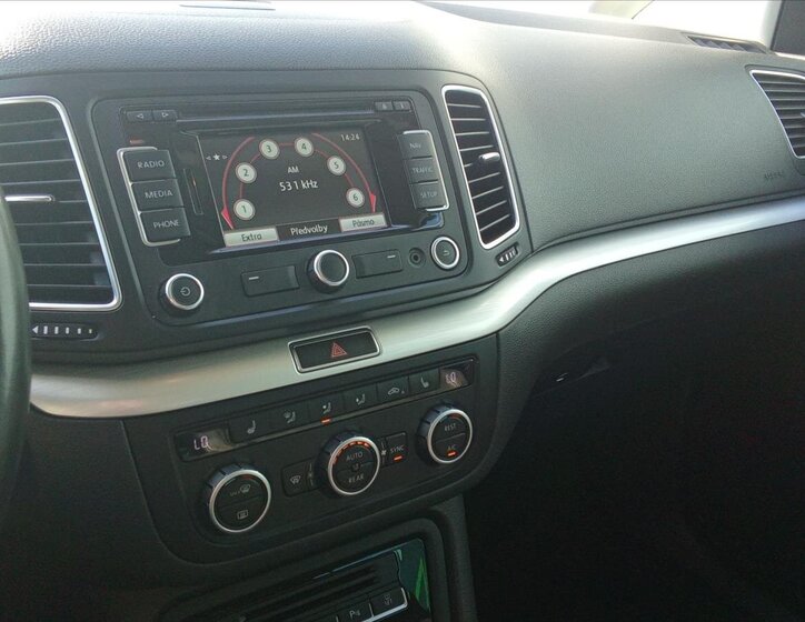 Volkswagen Sharan MPV 2,0 l 103 kw