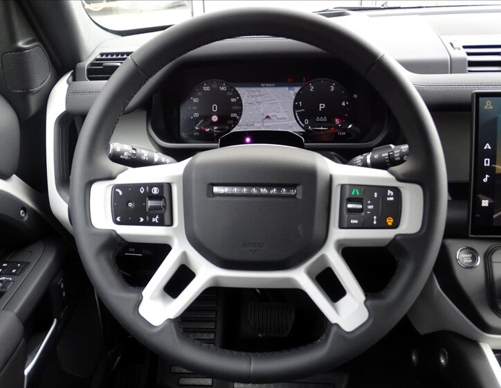 Land Rover Defender SUV 3,0 l 183 kw